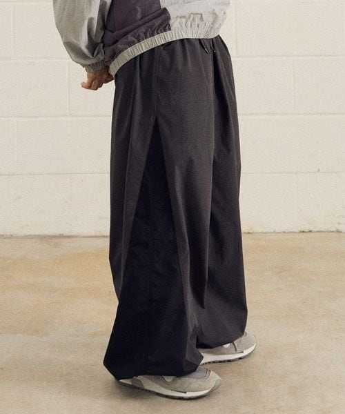 【UNISEX】F. ILLUMINATE/ナイロンツートーンパンツ チャコールグレー L メンズボトムス ALAND エーランド 248855 韓国通販 ドットエスティ 【UNISEX】F. ILLUMINATE/ナイロンツートーンパンツ チャコールグレー L メンズボトムス ALAND エーランド 248855 韓国通販 ドットエスティ