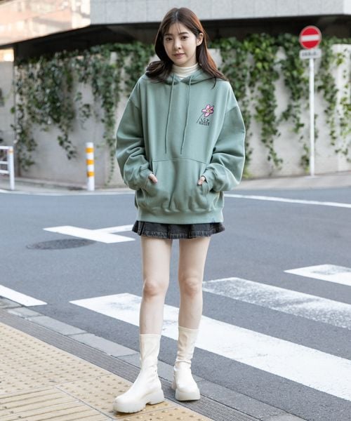 【UNISEX】ISTKUNST／DOODLEフラワー フーディー（裏起毛） S