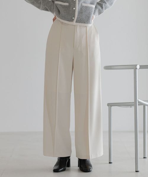 Andemiu ピンタックストレートパンツ ナチュラル M ウィメンズボトムス アンデミュウ 601011 and ST アンドエスティ（旧ドットエスティ）