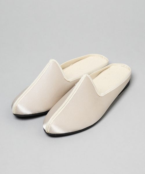 minmiu 妥当 正規品サテンゴールドチャイナサンダル新品38.5