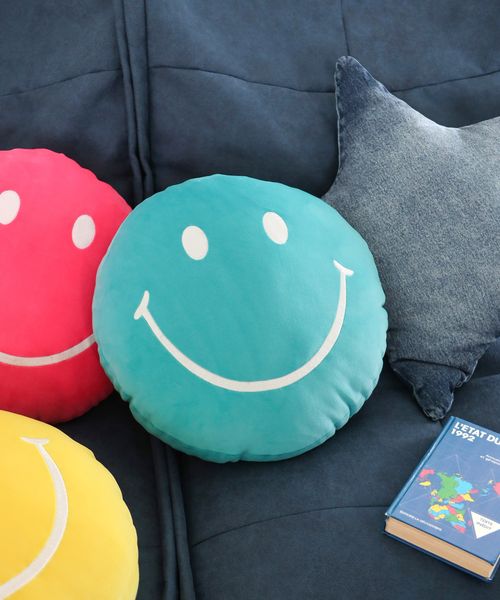 BAYFLOW SMILEクッション インテリアFAB ライトブルー ベイフロー 125194 and ST アンドエスティ(旧ドットエスティ) BAYFLOW SMILEクッション インテリアFAB ライトブルー ベイフロー 125194 and ST アンドエスティ(旧ドットエスティ)