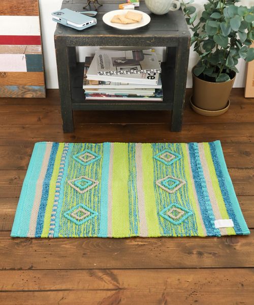 BAYFLOW Vカラーダイヤラグマット45×70 インテリアFAB ライトブルー ベイフロー 138693 and ST アンドエスティ(旧ドットエスティ) BAYFLOW Vカラーダイヤラグマット45×70 インテリアFAB ライトブルー ベイフロー 138693 and ST アンドエスティ(旧ドットエスティ)