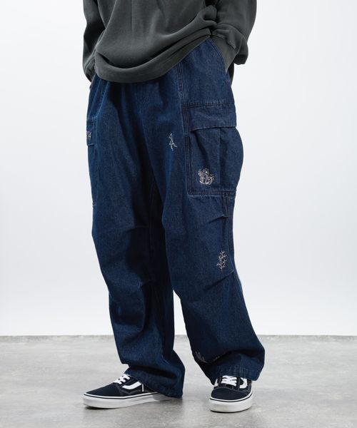 BAYFLOW 落書き刺繍カーゴパンツ ホワイト L メンズボトムス ベイフロー 599491 and ST アンドエスティ(旧ドットエスティ) BAYFLOW 落書き刺繍カーゴパンツ ホワイト L メンズボトムス ベイフロー 599491 and ST アンドエスティ(旧ドットエスティ)