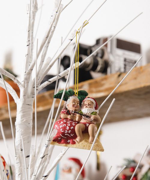 BAYFLOW サンタオーナメントハワイ★2025X'mas★ シーズンアイテム ホワイト ベイフロー 983323 and ST アンドエスティ(旧ドットエスティ) BAYFLOW サンタオーナメントハワイ★2025X'mas★ シーズンアイテム ホワイト ベイフロー 983323 and ST アンドエスティ(旧ドットエスティ)