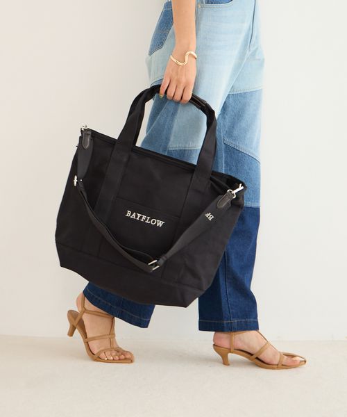 BAYFLOW [旅行やマザーズバッグに]LサイズショルダーZIPロゴトート ホワイト FREE ウィメンズグッズ ベイフロー 996760 and ST アンドエスティ（旧ドットエスティ）