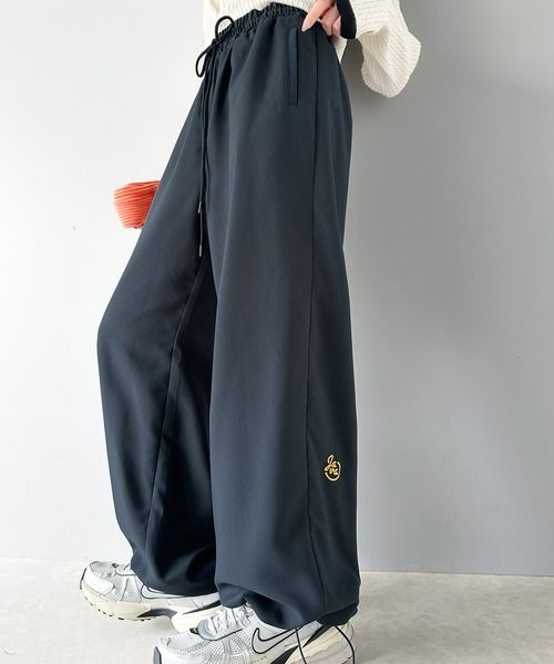 classical elf 《Javaコラボ》裾ドロスト刺繍オーバーサイズ トラックパンツ(セットアップ可能)jv1070102 ネイビー XL メンズボトムス_JV クラシカルエルフ 292732 and ST アンドエスティ(旧ドットエスティ) classical elf 《Javaコラボ》裾ドロスト刺繍オーバーサイズ トラックパンツ(セットアップ可能)jv1070102 ネイビー XL メンズボトムス_JV クラシカルエルフ 292732 and ST アンドエスティ(旧ドットエスティ)