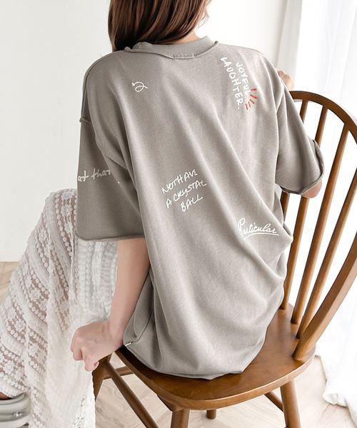 classical elf 後ろ姿までぬかりなくオシャレにキマる。ランダム刺繍裏毛ハーフスリーブTシャツce1260260 ライトグレー M ウィメンズインナー_CE クラシカルエルフ 293218 and ST アンドエスティ(旧ドットエスティ) classical elf 後ろ姿までぬかりなくオシャレにキマる。ランダム刺繍裏毛ハーフスリーブTシャツce1260260 ライトグレー M ウィメンズインナー_CE クラシカルエルフ 293218 and ST アンドエスティ(旧ドットエスティ)