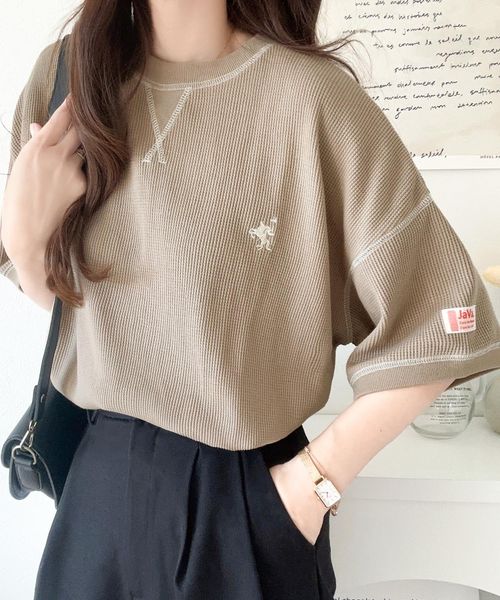 classical elf 《JaVa ジャバコラボ》ポコポコ素材が今の気分♪胸刺繍&配色ステッチワッフル半袖Tシャツ ライトベージュ L ウィメンズインナー_JV クラシカルエルフ 293317 and ST アンドエスティ(旧ドットエスティ) classical elf 《JaVa ジャバコラボ》ポコポコ素材が今の気分♪胸刺繍&配色ステッチワッフル半袖Tシャツ ライトベージュ L ウィメンズインナー_JV クラシカルエルフ 293317 and ST アンドエスティ(旧ドットエスティ)