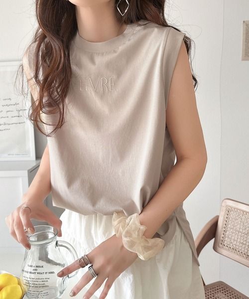 classical elf シルケット胸元刺繍サイド裾スリット入りノースリーブカットソー ce1020199 ライトグレー M ウィメンズインナー_CE クラシカルエルフ 321796 and ST アンドエスティ(旧ドットエスティ) classical elf シルケット胸元刺繍サイド裾スリット入りノースリーブカットソー ce1020199 ライトグレー M ウィメンズインナー_CE クラシカルエルフ 321796 and ST アンドエスティ(旧ドットエスティ)
