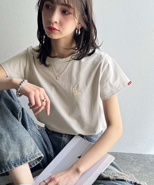classical elf 胸元ラメ糸ワンポイント刺繍 無地&ボーダー柄Tシャツ(半袖)ce1260397 ライトグレー S ウィメンズインナー_CE クラシカルエルフ 321880 and ST アンドエスティ(旧ドットエスティ) classical elf 胸元ラメ糸ワンポイント刺繍 無地&ボーダー柄Tシャツ(半袖)ce1260397 ライトグレー S ウィメンズインナー_CE クラシカルエルフ 321880 and ST アンドエスティ(旧ドットエスティ)
