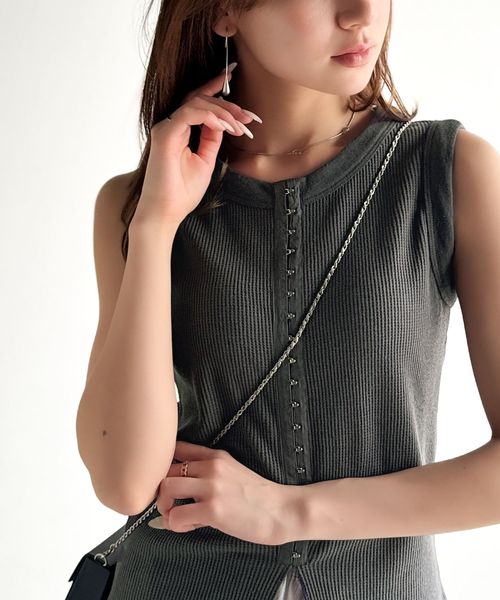 classical elf 軽やかに魅せる、今どきカジュアルの主役。フロントホックワッフルノースリーブトップスce1020240 シルバー L ウィメンズインナー_CE クラシカルエルフ 438512 and ST アンドエスティ(旧ドットエスティ) classical elf 軽やかに魅せる、今どきカジュアルの主役。フロントホックワッフルノースリーブトップスce1020240 シルバー L ウィメンズインナー_CE クラシカルエルフ 438512 and ST アンドエスティ(旧ドットエスティ)