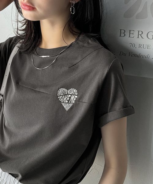 classical elf 大人のこなれたシンプルスタイル。タックデザインハート刺繍Tシャツ(半袖)ce1050287 シルバー M ウィメンズインナー_CE クラシカルエルフ 451631 and ST アンドエスティ(旧ドットエスティ) classical elf 大人のこなれたシンプルスタイル。タックデザインハート刺繍Tシャツ(半袖)ce1050287 シルバー M ウィメンズインナー_CE クラシカルエルフ 451631 and ST アンドエスティ(旧ドットエスティ)