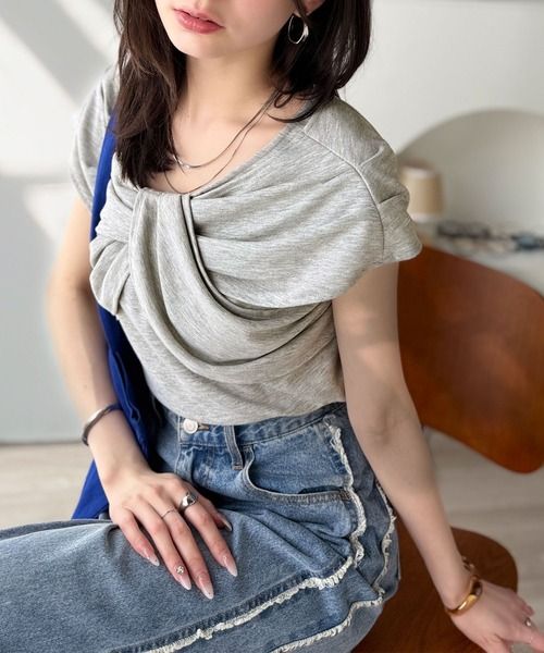 classical elf "きれいめラフ"にこれ一択♪胸元ツイストリボンデザインTシャツ(半袖)ce1110121 チャコールグレー M ウィメンズインナー_CE クラシカルエルフ 492717 and ST アンドエスティ(旧ドットエスティ) classical elf "きれいめラフ"にこれ一択♪胸元ツイストリボンデザインTシャツ(半袖)ce1110121 チャコールグレー M ウィメンズインナー_CE クラシカルエルフ 492717 and ST アンドエスティ(旧ドットエスティ)