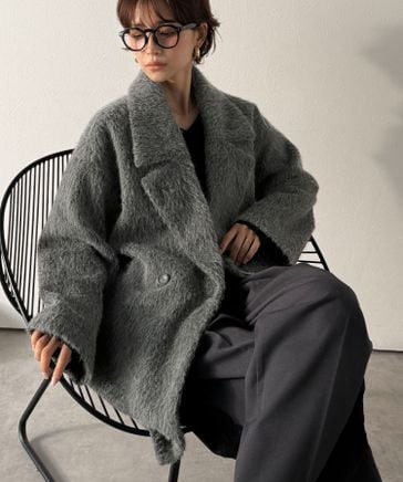 ふわり纏うだけで上品見え。2wayシャギーダブルビックカラージャケット