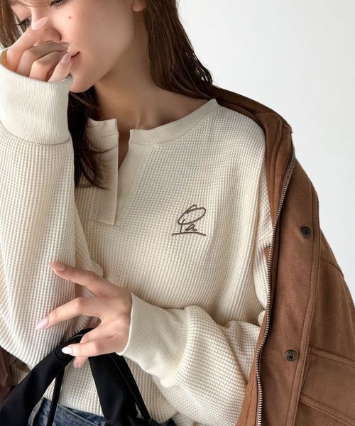 classical elf 洒落感アップのこなれT。胸刺繍ワッフルオーバーサイズキーネックロンT(長袖)ce1260496 オフホワイト M ウィメンズインナー_CE クラシカルエルフ 578934 and ST アンドエスティ(旧ドットエスティ) classical elf 洒落感アップのこなれT。胸刺繍ワッフルオーバーサイズキーネックロンT(長袖)ce1260496 オフホワイト M ウィメンズインナー_CE クラシカルエルフ 578934 and ST アンドエスティ(旧ドットエスティ)