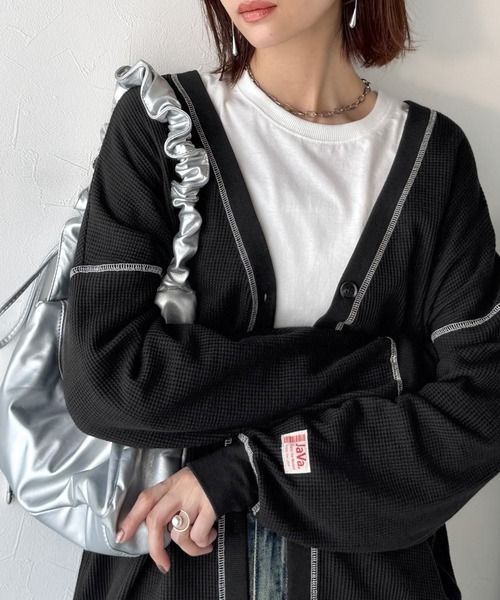 classical elf 《JaVaジャバコラボ》配色ステッチVネックワッフルカーディガンjv1260505 ブラック XL ウィメンズインナー_JV クラシカルエルフ 588470 and ST アンドエスティ(旧ドットエスティ) classical elf 《JaVaジャバコラボ》配色ステッチVネックワッフルカーディガンjv1260505 ブラック XL ウィメンズインナー_JV クラシカルエルフ 588470 and ST アンドエスティ(旧ドットエスティ)