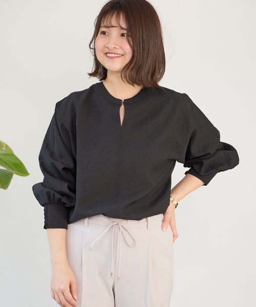 人気スタッフMAIKOプロデュース】セミシアギャザーブラウス 人気スタッフMAIKOプロデュース】セミシアギャザーブラウス