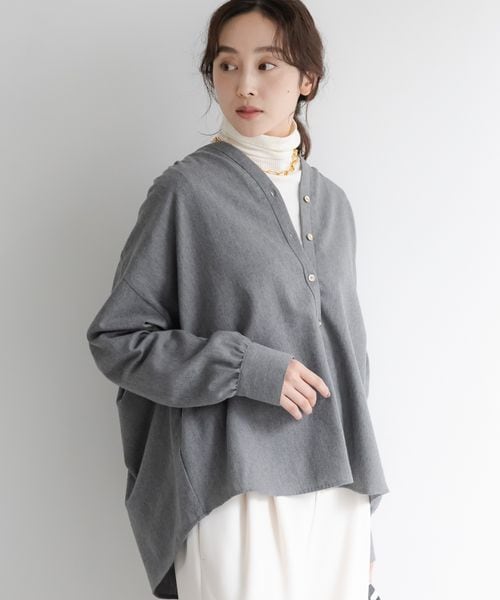 Elura ミルドカルゼVネックシャツ グレー L ウィメンズインナー エルーラ 590916 ドットエスティ 40代 50代 60代 レディース 婦人服 通勤服 オフィスカジュアル きれいめ 低身長 小柄 二の腕 美脚 体系カバー 着痩せ 太め ぽっちゃり