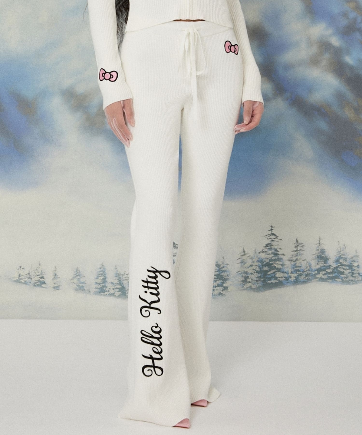 SANRIO HOLIDAY】ハローキティニットフレアパンツ | [公式