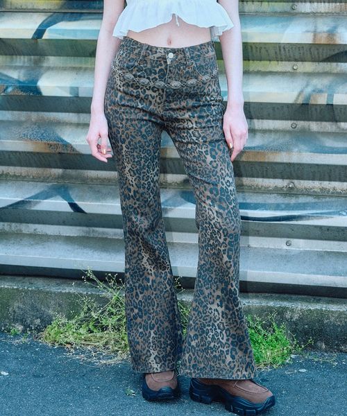 FOREVER 21 レオパードフレアパンツ ベージュ M ウィメンズボトムス フォーエバー21 498989 and ST アンドエスティ(旧ドットエスティ) FOREVER 21 レオパードフレアパンツ ベージュ M ウィメンズボトムス フォーエバー21 498989 and ST アンドエスティ(旧ドットエスティ)