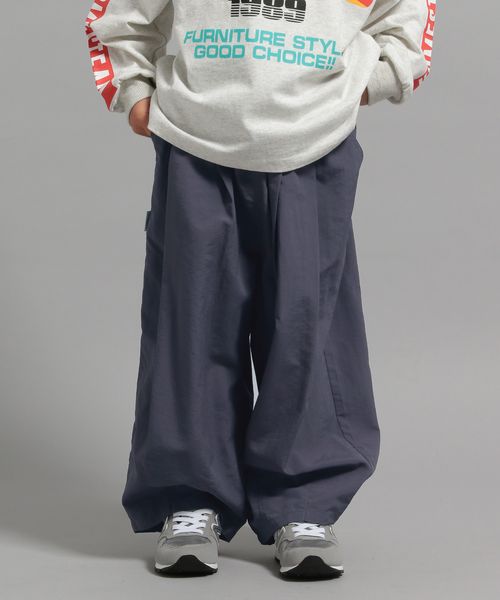 GEORGE'S 【KIDS】ナイロンワイドパンツ ライトグレー M キッズ ジョージズ 459737 and ST アンドエスティ(旧ドットエスティ) GEORGE'S 【KIDS】ナイロンワイドパンツ ライトグレー M キッズ ジョージズ 459737 and ST アンドエスティ(旧ドットエスティ)
