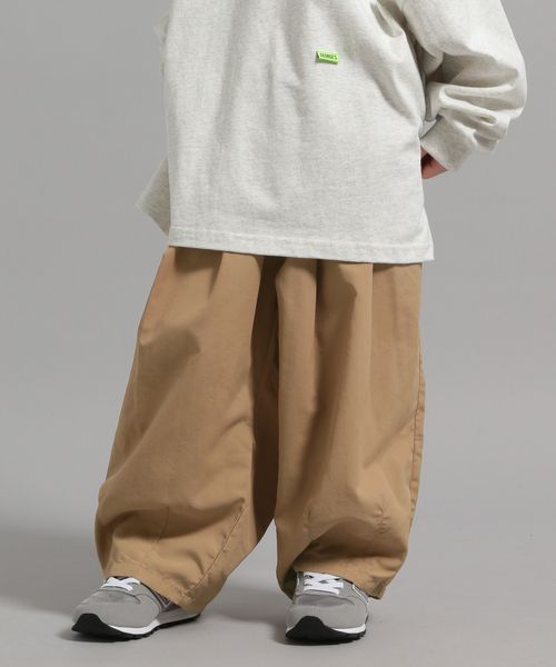 GEORGE'S 【KIDS】ナイロンワイドパンツ ライトベージュ M キッズ ジョージズ 459737 and ST アンドエスティ(旧ドットエスティ) GEORGE'S 【KIDS】ナイロンワイドパンツ ライトベージュ M キッズ ジョージズ 459737 and ST アンドエスティ(旧ドットエスティ)