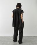 STERNBERG ノースリーブシャツジャケット 黒 背面ギャザー 上質な素材感-