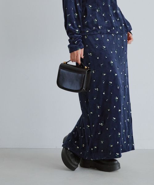 GLOBAL WORK 高山直子さんコラボ/ベロア刺繍Iラインスカート/EiiS/577809 ネイビー M ウィメンズボトムス グローバルワーク 577809 and ST アンドエスティ(旧ドットエスティ) GLOBAL WORK 高山直子さんコラボ/ベロア刺繍Iラインスカート/EiiS/577809 ネイビー M ウィメンズボトムス グローバルワーク 577809 and ST アンドエスティ(旧ドットエスティ)