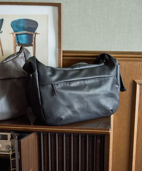 GLOBAL WORK 軽量アソートショルダー/581185 ブラック メンズグッズ グローバルワーク 581185 and ST アンドエスティ(旧ドットエスティ) GLOBAL WORK 軽量アソートショルダー/581185 ブラック メンズグッズ グローバルワーク 581185 and ST アンドエスティ(旧ドットエスティ)