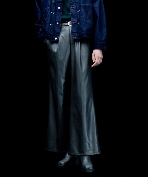 HARE 【SET UP対応】LUXEレザーワイドフレアパンツ ブラック L メンズボトムス ハレ 571192 and ST アンドエスティ(旧ドットエスティ) HARE 【SET UP対応】LUXEレザーワイドフレアパンツ ブラック L メンズボトムス ハレ 571192 and ST アンドエスティ(旧ドットエスティ)