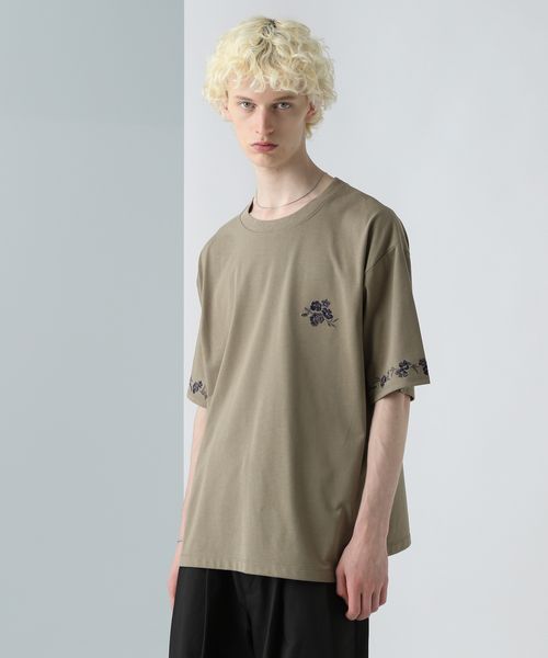 HARE フラワーシシュウカットソー ライトベージュ S メンズインナー ハレ 575797 and ST アンドエスティ(旧ドットエスティ) HARE フラワーシシュウカットソー ライトベージュ S メンズインナー ハレ 575797 and ST アンドエスティ(旧ドットエスティ)