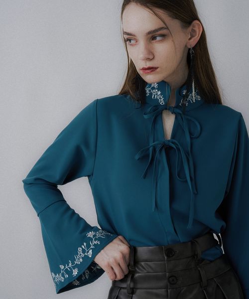 HARE 【LADIES】2WAYフラワーシシュウブラウス ブルー FREE ウィメンズインナー ハレ 594732 and ST アンドエスティ(旧ドットエスティ) HARE 【LADIES】2WAYフラワーシシュウブラウス ブルー FREE ウィメンズインナー ハレ 594732 and ST アンドエスティ(旧ドットエスティ)