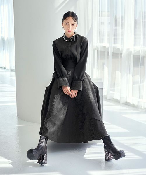 新作豊富な今期新作 即完売色 新品 HARE アートジャガードキリカエスカート ブラック スカート
