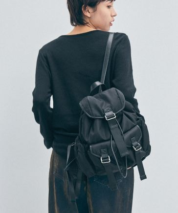 【ジーナシス】極美品 リュック ナイロン フェイクレザー 黒 現行品 2026 先行予約】ナイロンフェイクレザーコンビリュック | [公式]ジーナシス