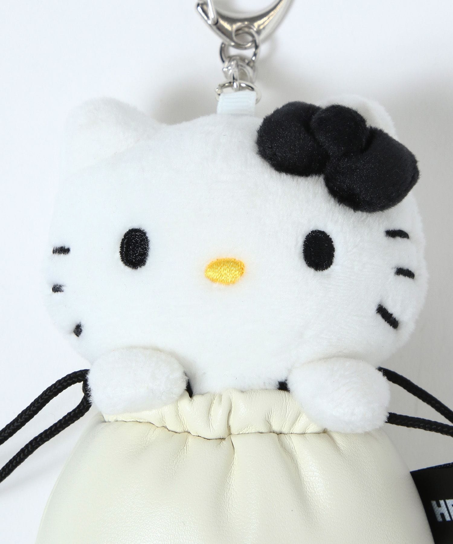 and ST 공식몰 HELLO KITTY 킨차크 체임 상세 이미지 20
