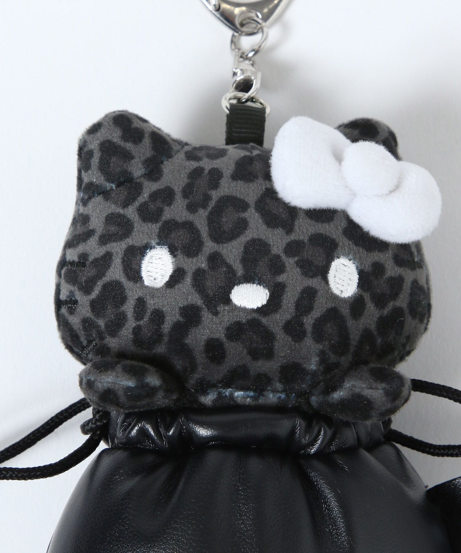 and ST 공식몰 HELLO KITTY 킨차크 체임 상세 이미지 28