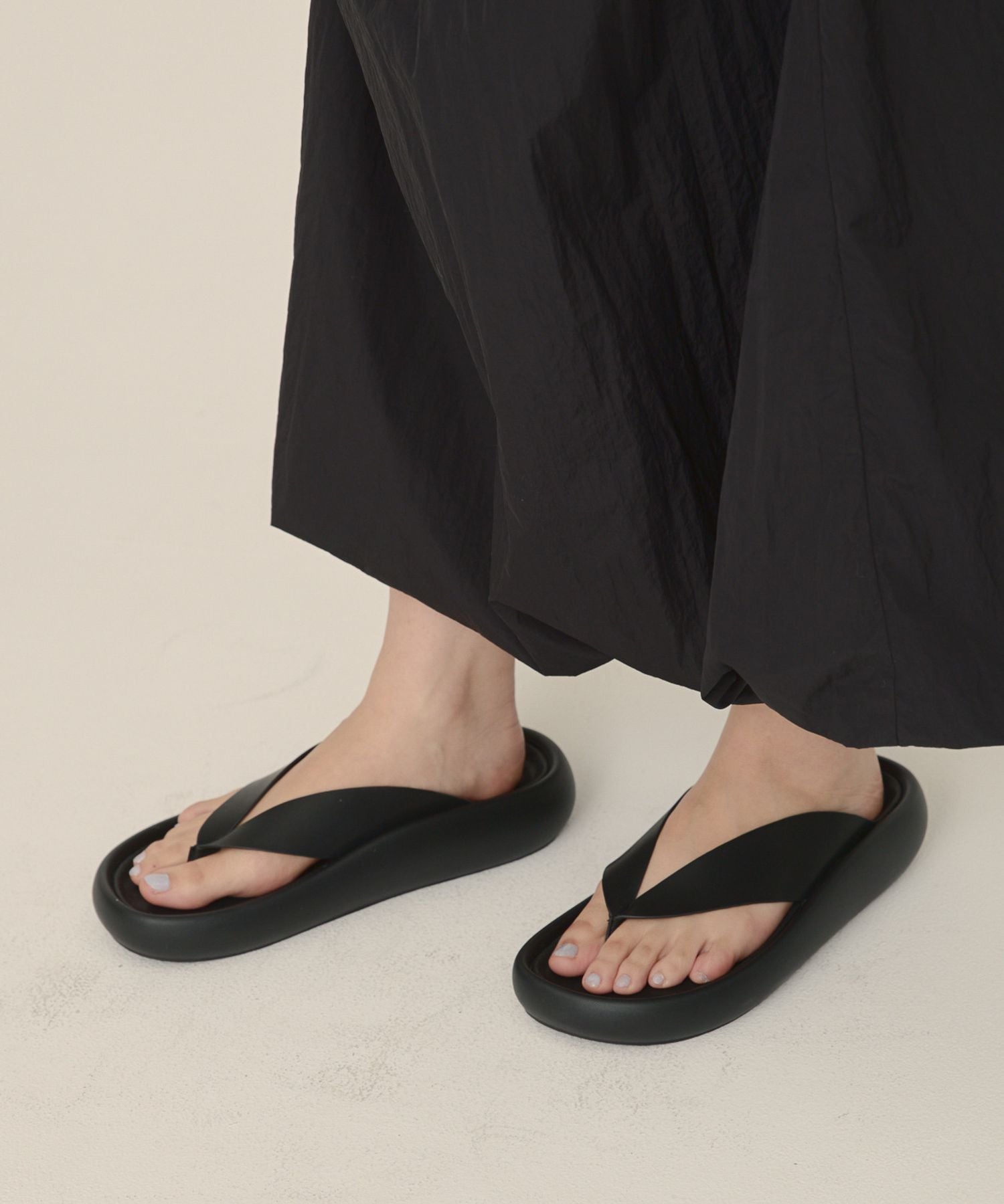 eL】Tongs Sandals【先行予約】 | [公式]ジーナシス （JEANASIS）通販