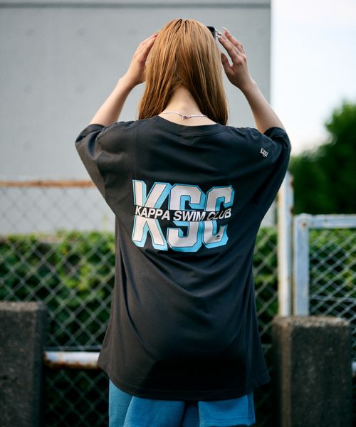 Kappa ≪Kappa×and ST ウェルネスクラブ≫スイムグラフィック ユニセックスTシャツ ピンク M ウィメンズインナー カッパ 602623 and ST アンドエスティ(旧ドットエスティ) Kappa ≪Kappa×and ST ウェルネスクラブ≫スイムグラフィック ユニセックスTシャツ ピンク M ウィメンズインナー カッパ 602623 and ST アンドエスティ(旧ドットエスティ)