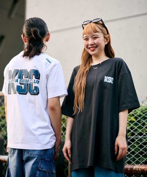 Kappa ≪Kappa×and ST ウェルネスクラブ≫スイムグラフィック ユニセックスTシャツ レッド L ウィメンズインナー カッパ 602623 and ST アンドエスティ(旧ドットエスティ) Kappa ≪Kappa×and ST ウェルネスクラブ≫スイムグラフィック ユニセックスTシャツ レッド L ウィメンズインナー カッパ 602623 and ST アンドエスティ(旧ドットエスティ)