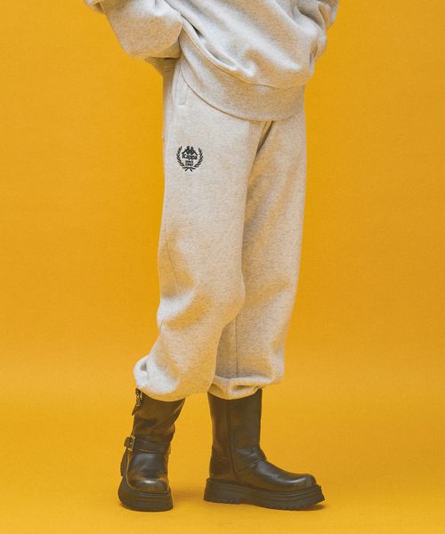 Kappa ≪Kappa×and ST ウェルネスクラブ≫レギュラーフィット ユニセックススウェットパンツ レッド L ウィメンズボトムス カッパ 629867 and ST アンドエスティ(旧ドットエスティ) Kappa ≪Kappa×and ST ウェルネスクラブ≫レギュラーフィット ユニセックススウェットパンツ レッド L ウィメンズボトムス カッパ 629867 and ST アンドエスティ(旧ドットエスティ)