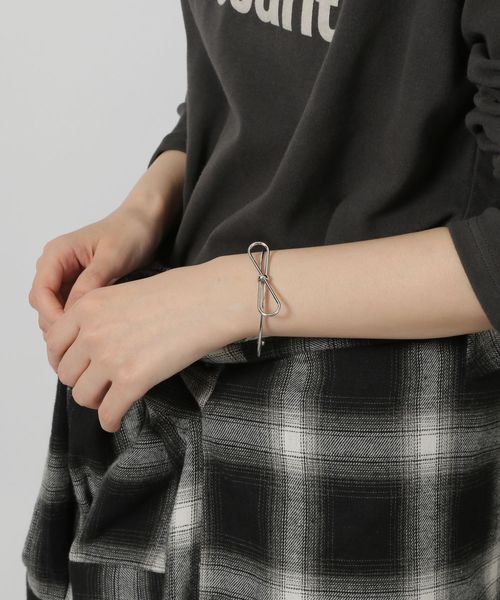 LAKOLE リボンカフバングル ホワイト FREE ウィメンズグッズ ラコレ 144593 and ST アンドエスティ(旧ドットエスティ) LAKOLE リボンカフバングル ホワイト FREE ウィメンズグッズ ラコレ 144593 and ST アンドエスティ(旧ドットエスティ)