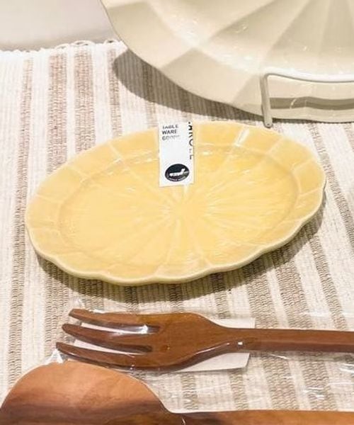 LAKOLE レイカオーバルプレート(S) 洋食器 イエロー FREE ラコレ 196801 and ST アンドエスティ(旧ドットエスティ) LAKOLE レイカオーバルプレート(S) 洋食器 イエロー FREE ラコレ 196801 and ST アンドエスティ(旧ドットエスティ)