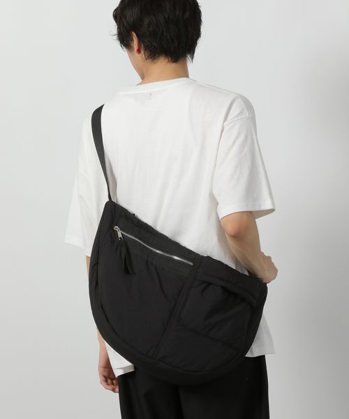 LAKOLE ZIPポケットショルダーバッグ シルバー FREE メンズグッズ ラコレ 254361 and ST アンドエスティ(旧ドットエスティ) LAKOLE ZIPポケットショルダーバッグ シルバー FREE メンズグッズ ラコレ 254361 and ST アンドエスティ(旧ドットエスティ)