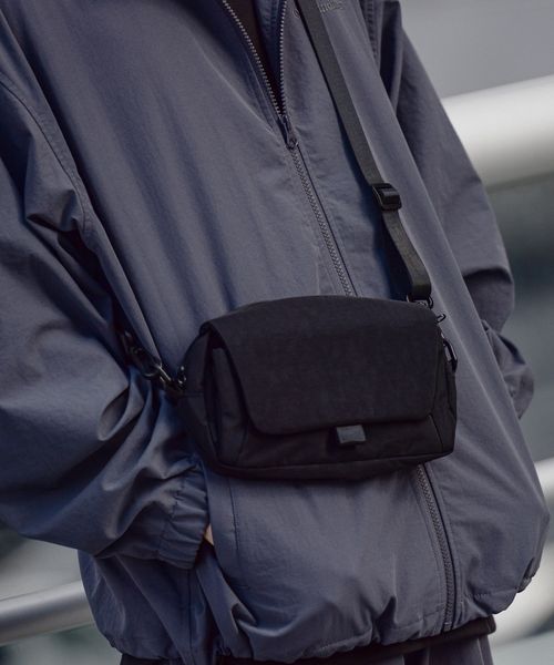 LAKOLE スクエアマルチショルダーバッグ シルバー FREE メンズグッズ ラコレ 290253 and ST アンドエスティ(旧ドットエスティ) LAKOLE スクエアマルチショルダーバッグ シルバー FREE メンズグッズ ラコレ 290253 and ST アンドエスティ(旧ドットエスティ)