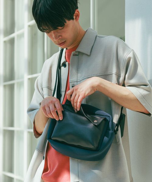 LAKOLE ネオプレーンコンビミニショルダーバッグ ネイビー FREE メンズグッズ ラコレ 329253 and ST アンドエスティ(旧ドットエスティ) LAKOLE ネオプレーンコンビミニショルダーバッグ ネイビー FREE メンズグッズ ラコレ 329253 and ST アンドエスティ(旧ドットエスティ)