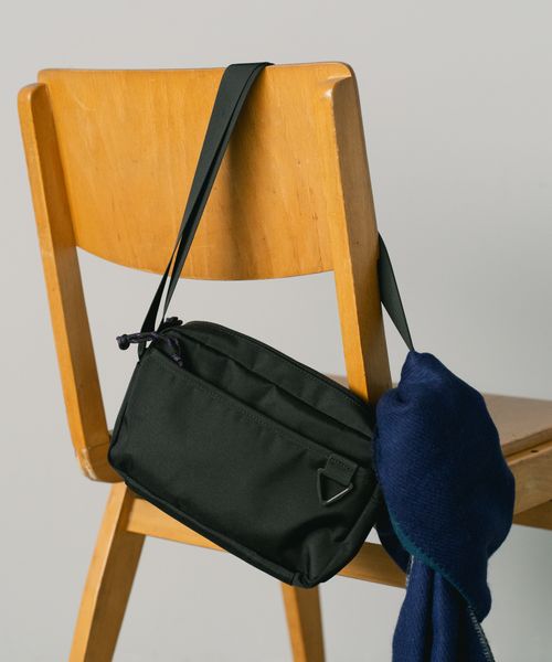 LAKOLE オックススクエアミニショルダーバッグ シルバー FREE メンズグッズ ラコレ 577427 and ST アンドエスティ(旧ドットエスティ) LAKOLE オックススクエアミニショルダーバッグ シルバー FREE メンズグッズ ラコレ 577427 and ST アンドエスティ(旧ドットエスティ)