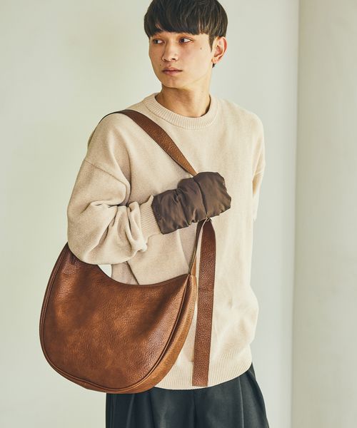 LAKOLE フェイクレザーハーフムーンショルダーバッグ ライトベージュ FREE メンズグッズ ラコレ 577438 and ST アンドエスティ(旧ドットエスティ) LAKOLE フェイクレザーハーフムーンショルダーバッグ ライトベージュ FREE メンズグッズ ラコレ 577438 and ST アンドエスティ(旧ドットエスティ)