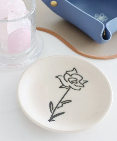 LAKOLE FLOWERプリントプレート(SS) 洋食器 ベージュ FREE ラコレ 579080 and ST アンドエスティ(旧ドットエスティ) LAKOLE FLOWERプリントプレート(SS) 洋食器 ベージュ FREE ラコレ 579080 and ST アンドエスティ(旧ドットエスティ)