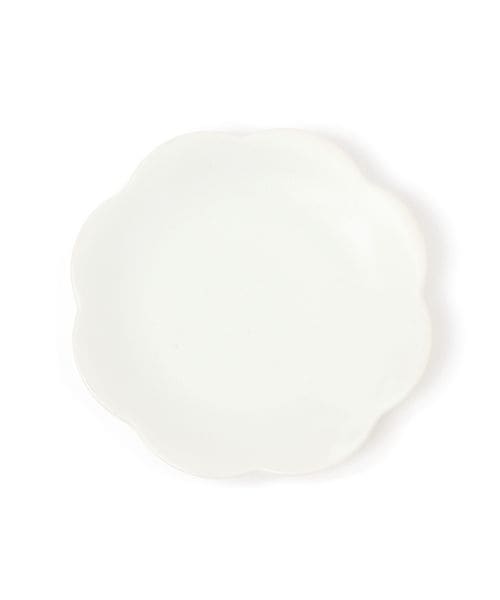 LAKOLE FLOWERスカラッププレート(S) 洋食器 ベージュ FREE ラコレ 579084 and ST アンドエスティ(旧ドットエスティ) LAKOLE FLOWERスカラッププレート(S) 洋食器 ベージュ FREE ラコレ 579084 and ST アンドエスティ(旧ドットエスティ)