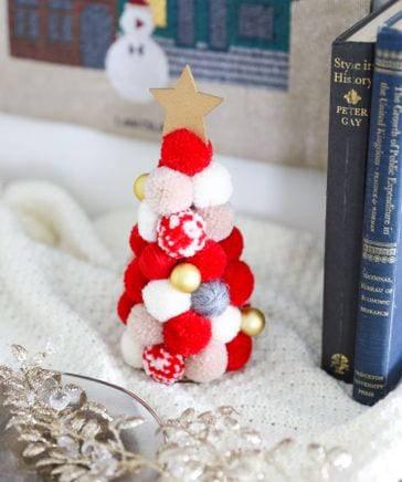 カラフルポンポンのミニクリスマスツリー 0_b190f4748749ab4e86a610633029